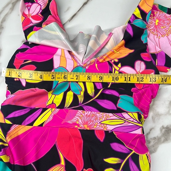 TRINA TURK Gemini Ruffle One-Piece Swimsuit ~ US  Size 6 - Picture 10 of 13